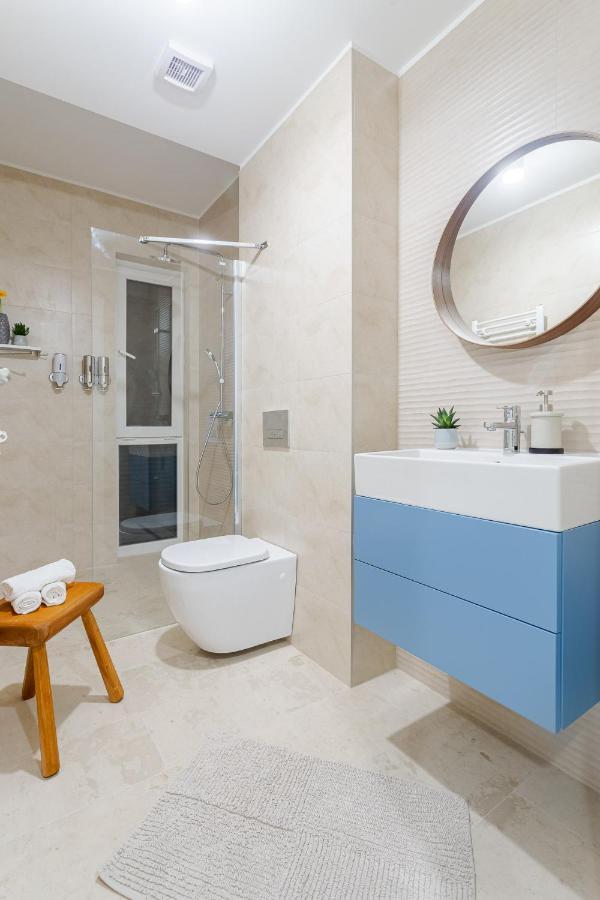 Il Lago - Azur - Cozy Luxurious Smart Home By The Lake Voluntari Ngoại thất bức ảnh